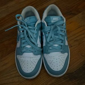 Nike Dunks/ light blue / size 7